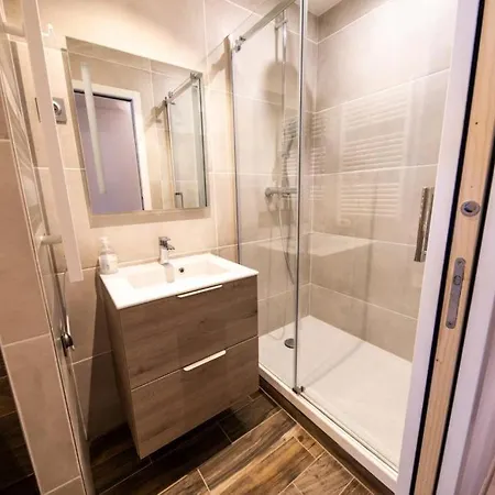 Superbe Vue, Acces Skis Aux Pieds, Tres Agreable