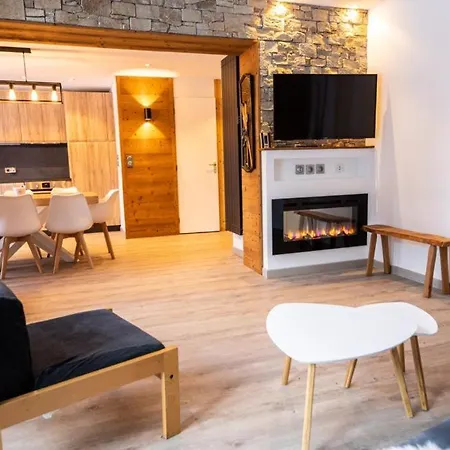 Superbe Vue, Acces Skis Aux Pieds, Tres Agreable شقة *