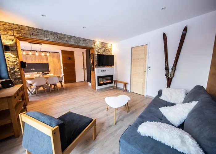 Superbe Vue, Acces Skis Aux Pieds, Tres Agreable *