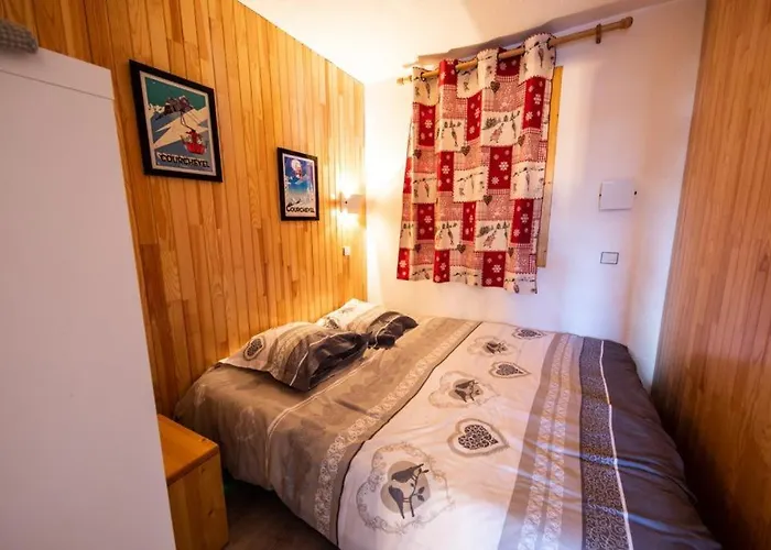 Superbe Vue, Acces Skis Aux Pieds, Tres Agreable * Courchevel