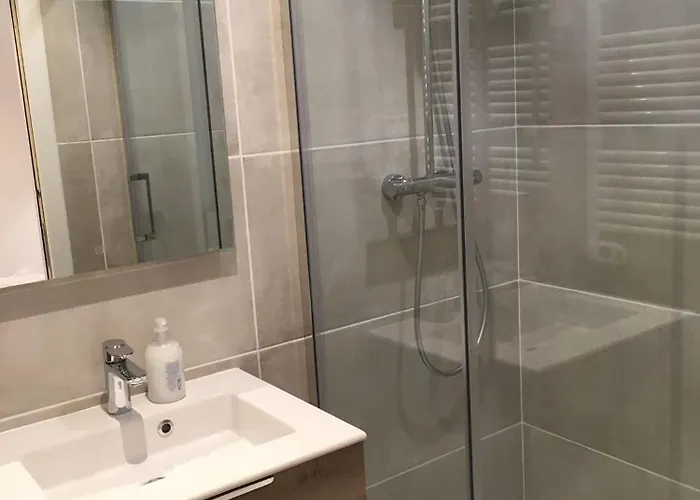 Superbe Vue, Acces Skis Aux Pieds, Tres Agreable