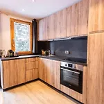 Apartment Superbe Vue, Acces Skis Aux Pieds, Tres Agreable Courchevel
